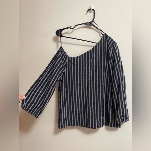 Banana Republic - Black and White Stripe A-Symmetrical Off the Shoulder - Medium - Picture 6 of 6